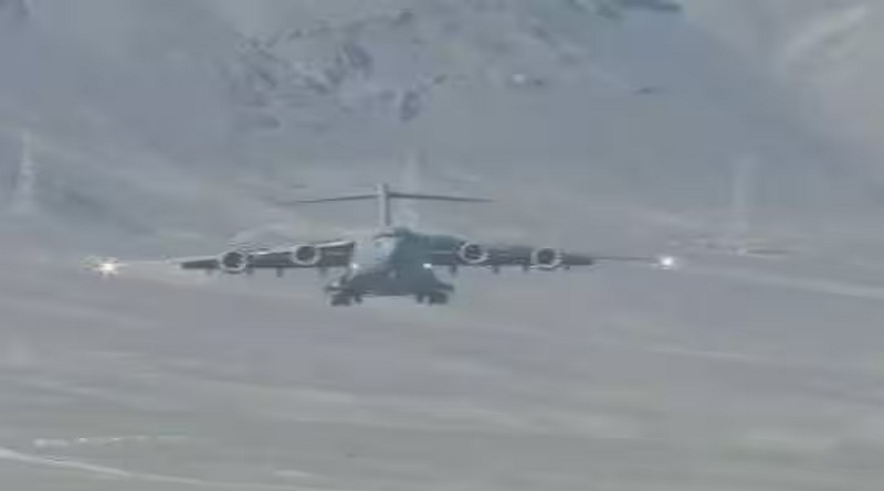 रनवे पर IAF का C-17 विमान फंसने के बाद लेह हवाई अड्डे पर रद्द की गई उड़ानें