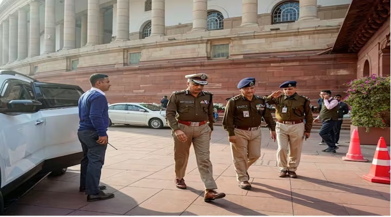संसद सुरक्षा उल्लंघन: दिल्ली पुलिस ने आरोपियों पर आतंकवाद विरोधी कानून यूएपीए का आरोप लगाया