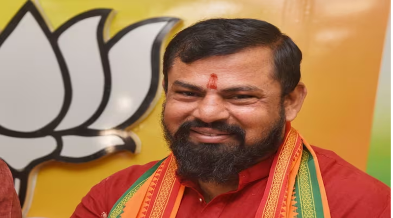 लोकसभा चुनाव: बीजेपी ने विधायक राजा सिंह को ओवैसी की हैदराबाद सीट के लिए राजनीतिक प्रभारी नियुक्त किया